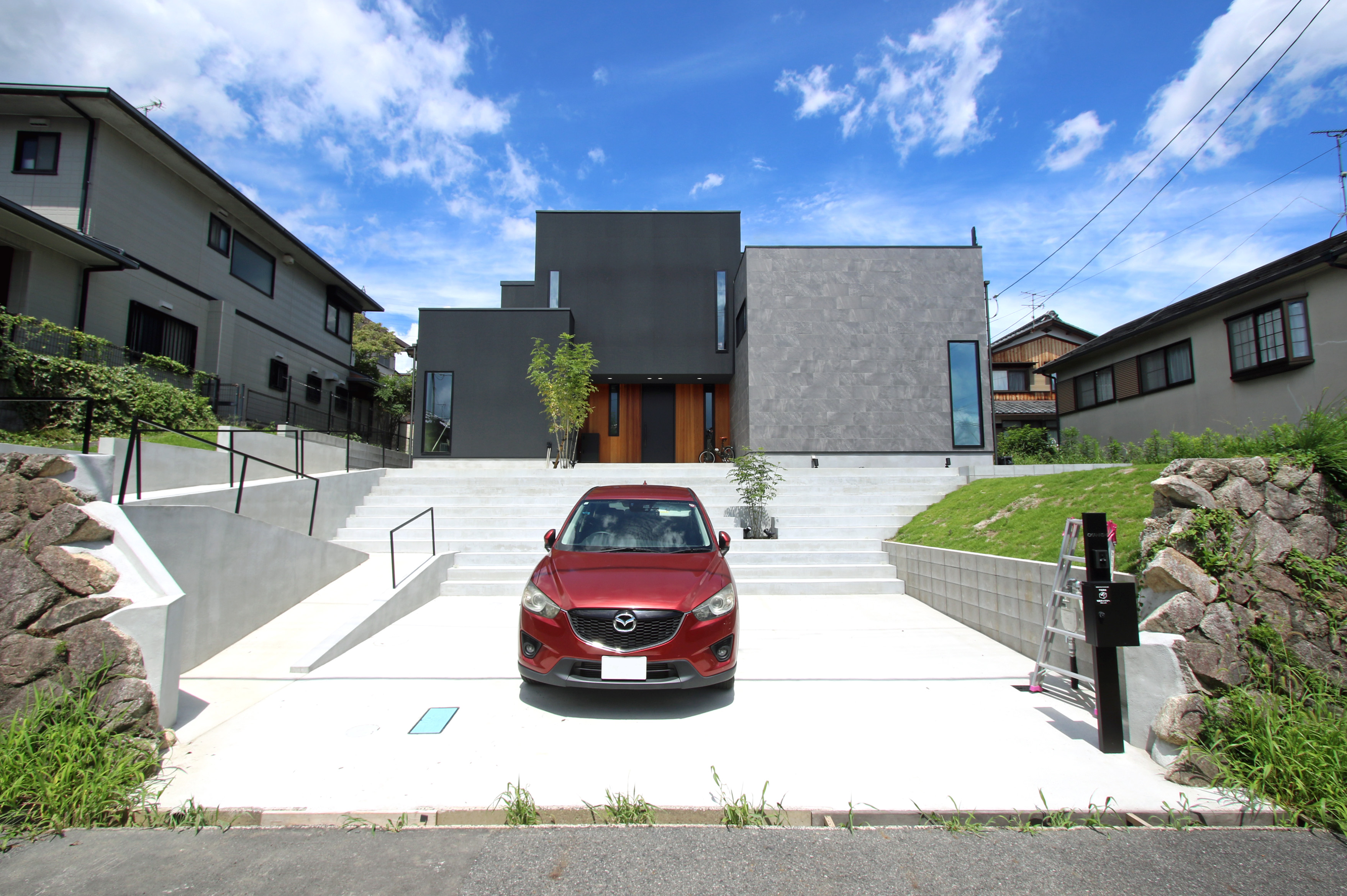 琵琶湖を望む高台の家